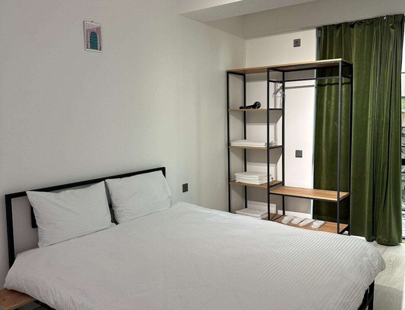 Deluxe apartment + 2 single beds + 1 sofa