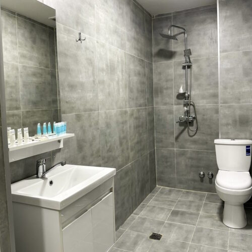 Deluxe family room + 2 single beds