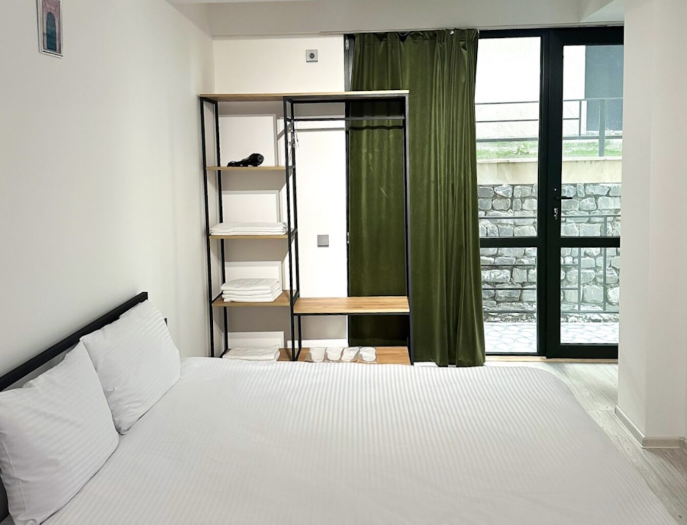 Deluxe family room + 2 single beds