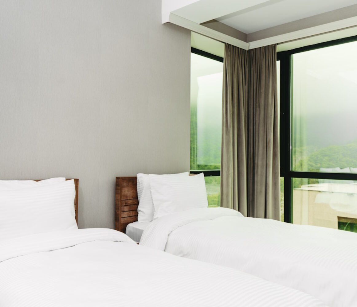 Deluxe family room + 2 single beds