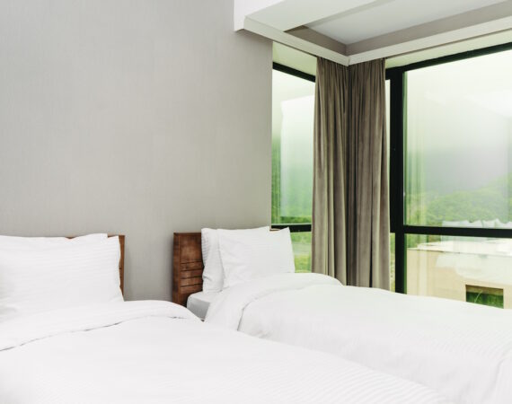 Deluxe family room + 2 single beds