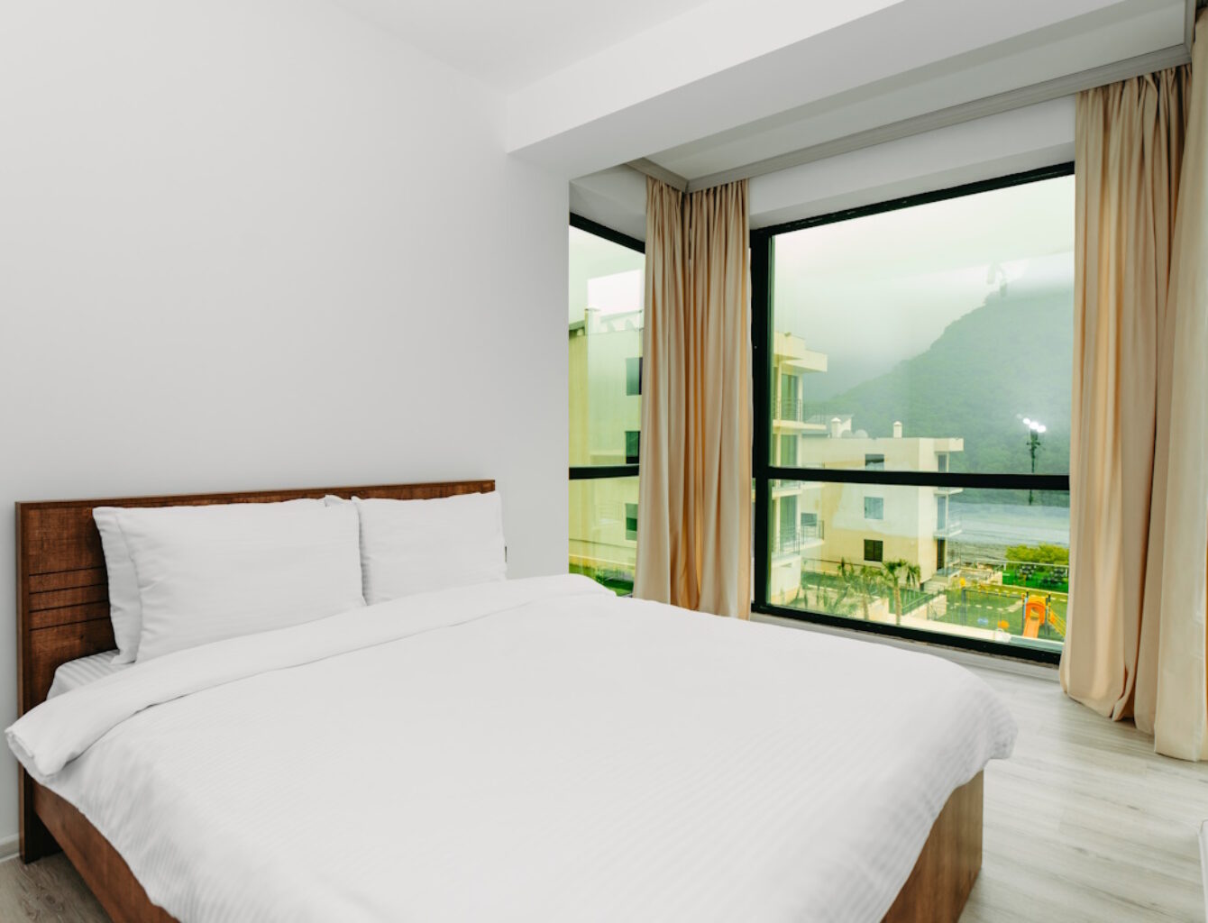 Deluxe family room + 2 single beds