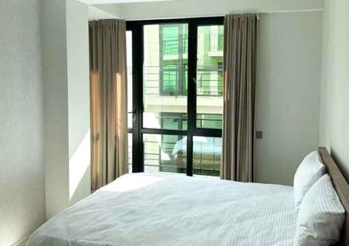 Deluxe apartment + 2 single beds + 1 sofa