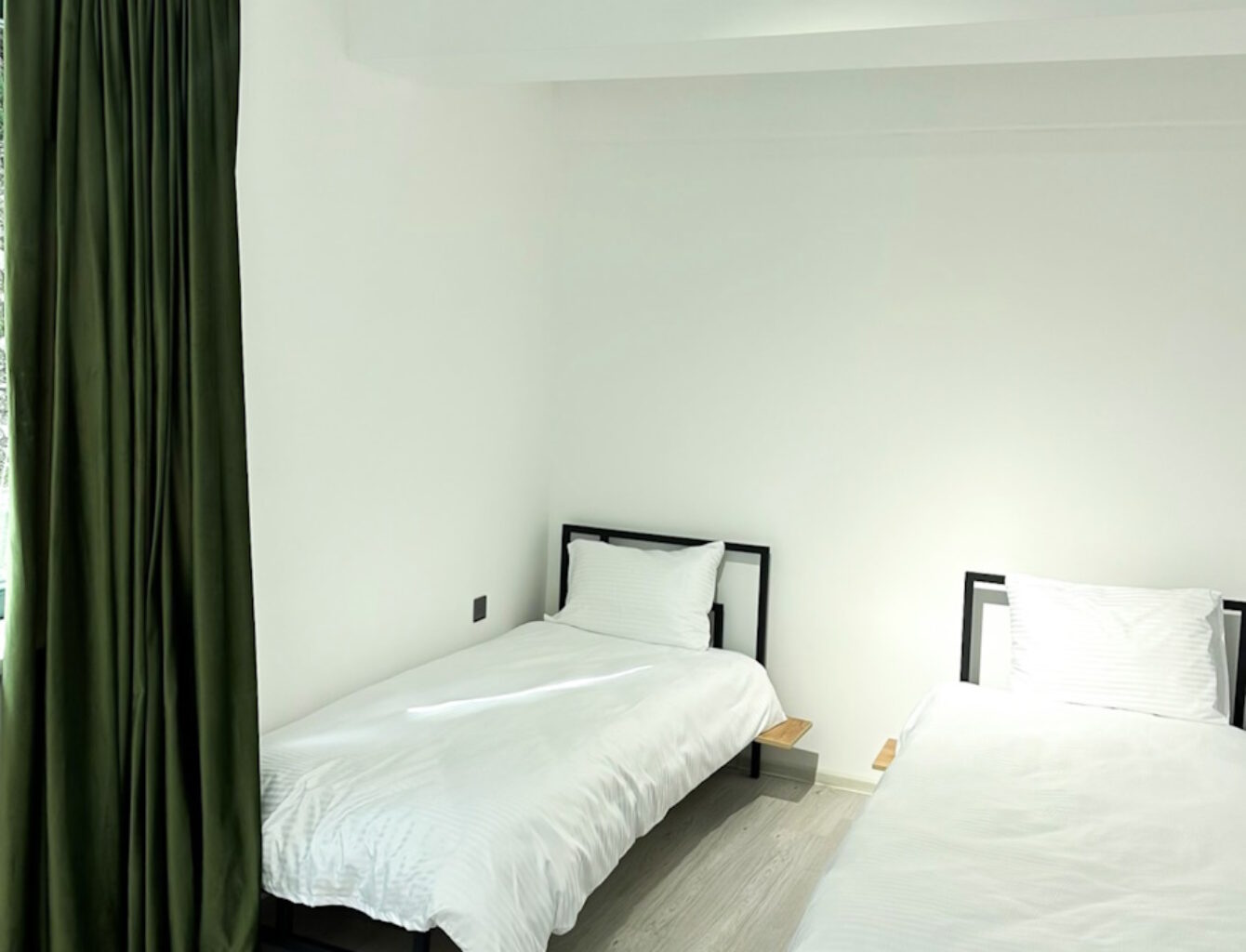Deluxe family room + 2 single beds