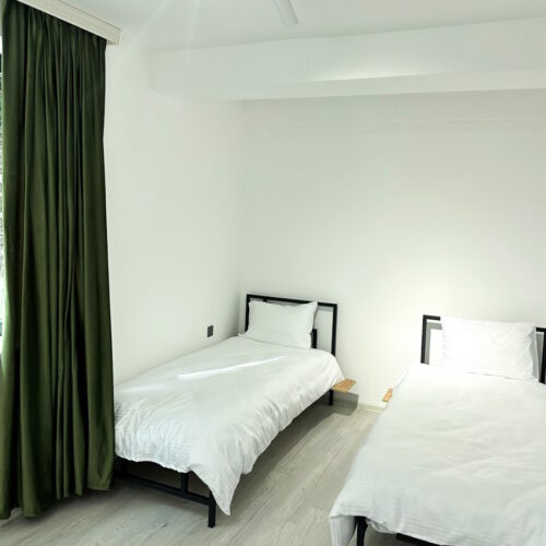 Deluxe family room + 2 single beds